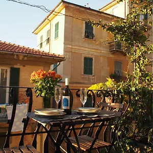 Couette-café Cernaia 42, La Spezia